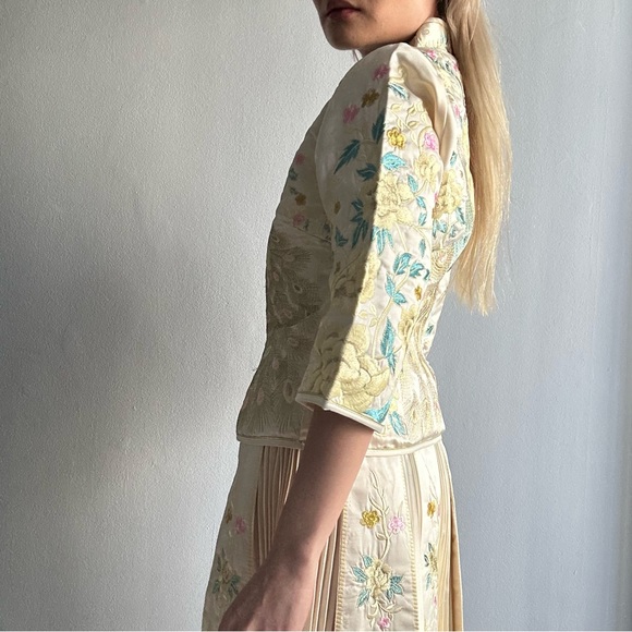 Vintage Oriental Satin Silk Embroidered Jacket +Pleated Skirt Set Gold & Pastel - Picture 4 of 11